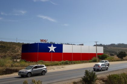 Instalación gigante de Fiestas Patrias
