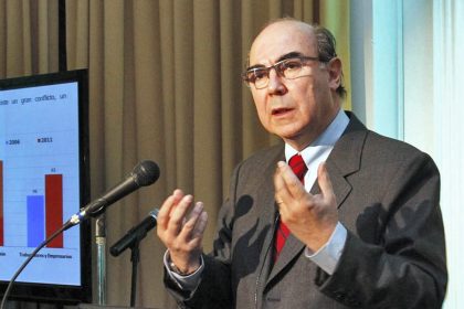 Roberto Méndez se aleja de GFK Adimark