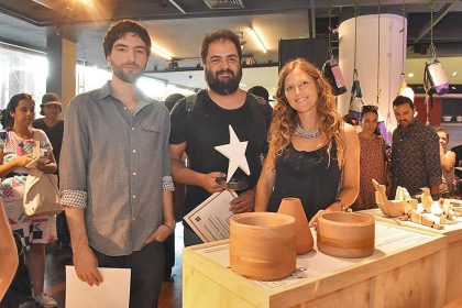 Premian a ganador del concurso Diseño Marca Chile