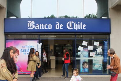 Bancos cierran sucursales físicas
