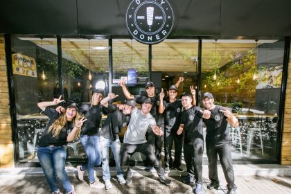Exponente de comida árabe casual y rápida