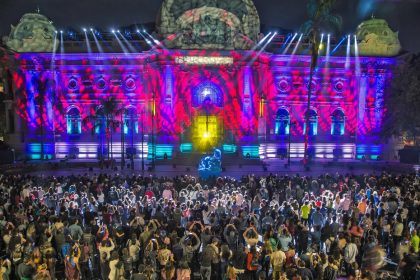 La masiva celebración lumínica del Banco de Chile