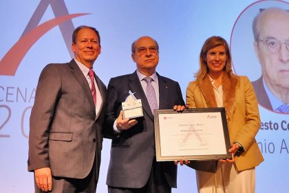 Ernesto Corona recibió Premio Anda 2018