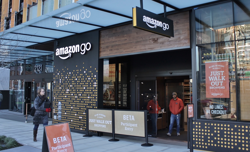 Amazon agresivo en el retail físico y en la TV paga