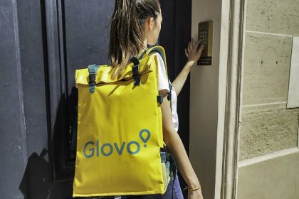 Glovo lanza suscripción mensual para multidelivery