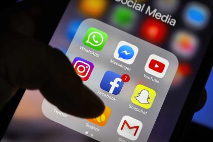 Facebook consolidaría chats de sus tres plataformas
