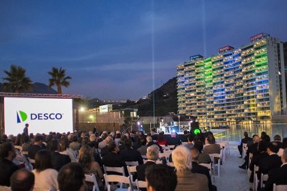 Atardecer con música y juego de luces en Huechuraba