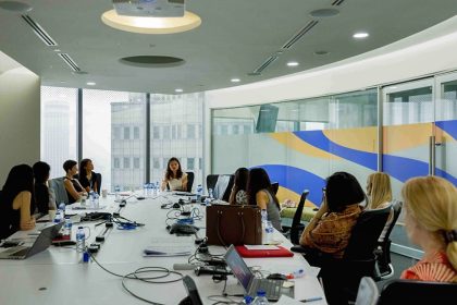 Programa de apoyo al emprendimiento femenino