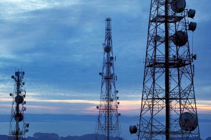 Valor de marcas de telecomunicaciones en baja