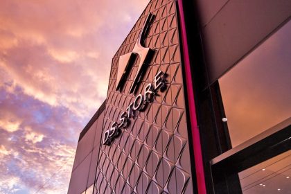 Recorrido virtual 3D por showroom de DS Automobiles