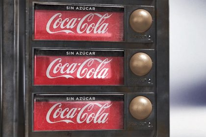 Coca-Cola resignifica icónico comercial en esta pandemia