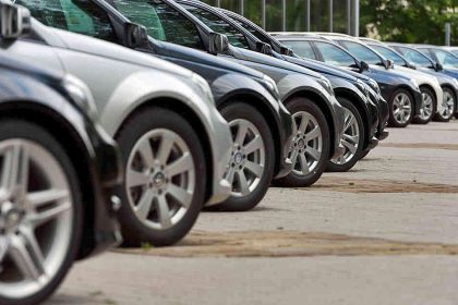Automóviles disminuyen caída en sus ventas en agosto