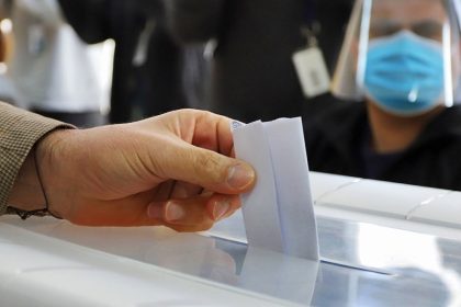 Ciudadanía evalúa atributos de posibles constituyentes