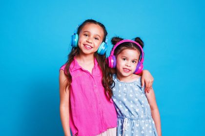 Audífonos para niños que cuidan sus oídos