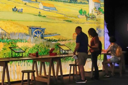 Exposición inmersiva de Van Gogh extiende estadía en Chile