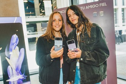 Diseño chileno de carcasas para smartphone plegable