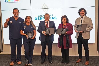 Oral-B y Fundación Sonrisas premian a dentistas destacados