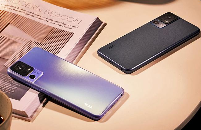 TCL smartphones Publimark