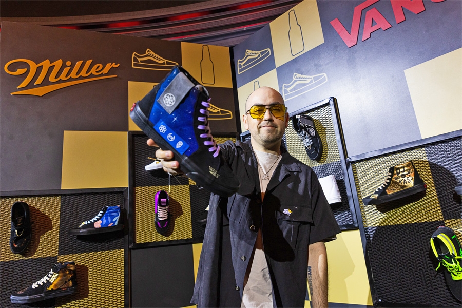 Customización de zapatillas patrocinada por Miller
