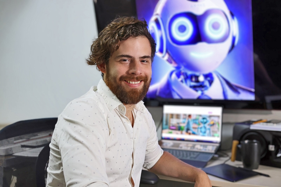 Cosmo One, robot con IA creado por una startup chilena