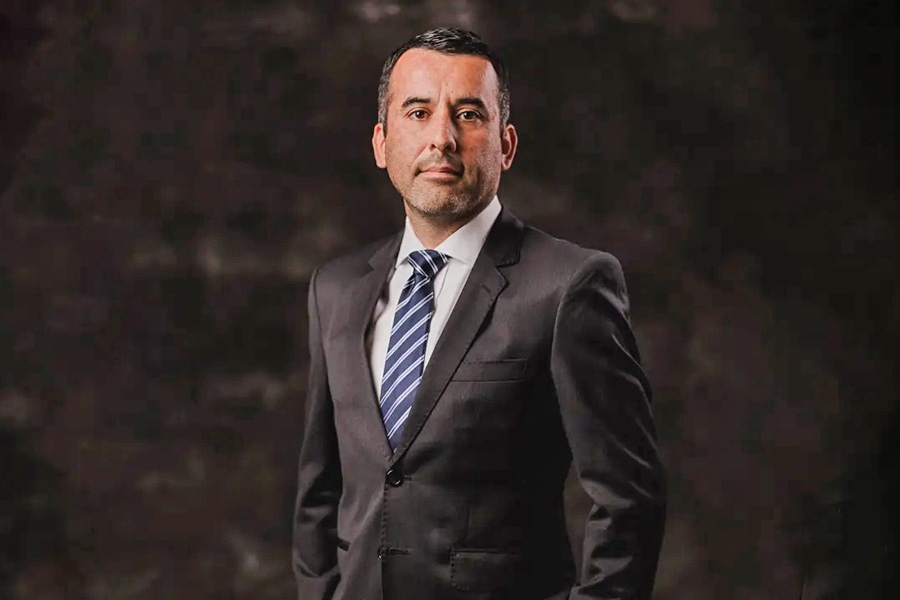 Gabriel Barrio y su estrategia para emocionar con una marca de cemento