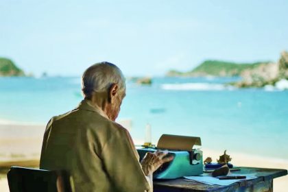 Corona celebra a las personas que han vivido un siglo