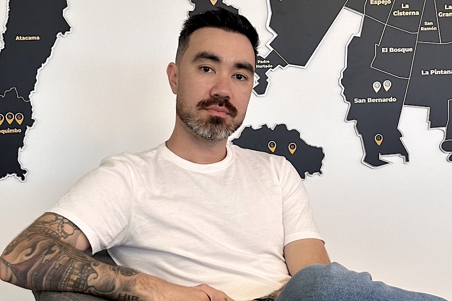 Anderson Hiroito explica el trabajo de branding de Smart Fit