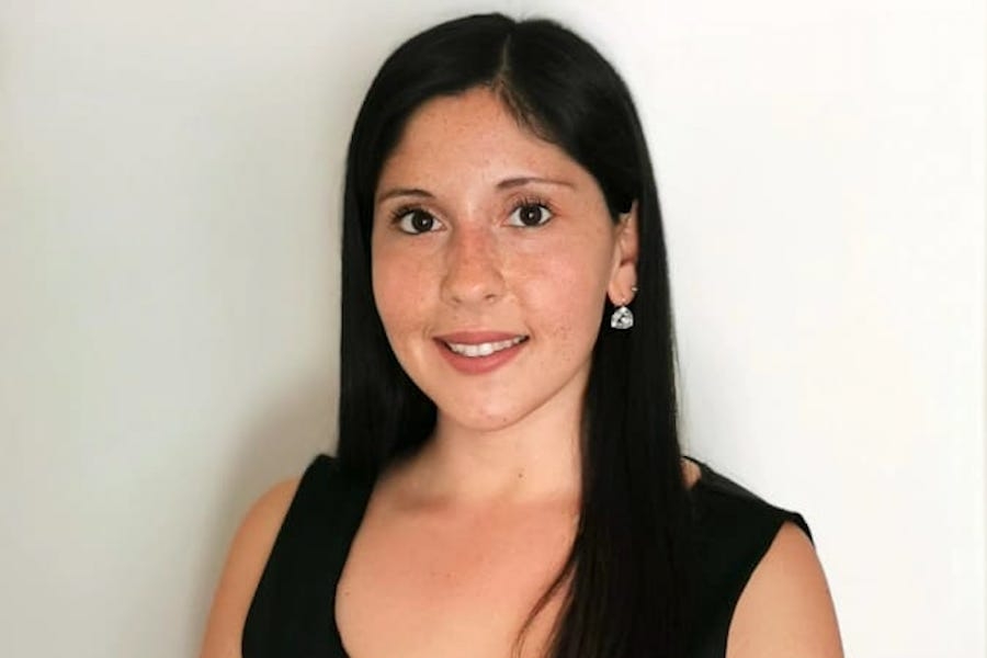 Nicole Revillot: El boom del pago con celulares en Chile
