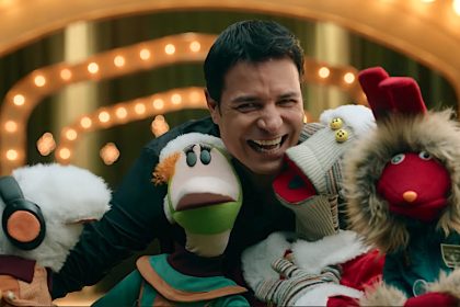 Potente mensaje navideño de Falabella con Chayanne y 31 Minutos