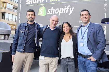 Debate sobre IA y el futuro del ecommerce en Shopify Day Chile 2026