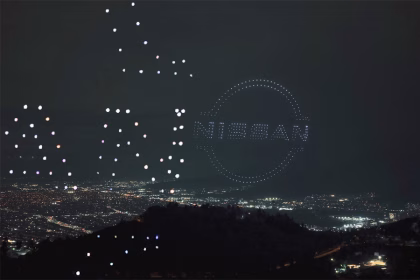 El show de drones con que Nissan inició una nueva etapa