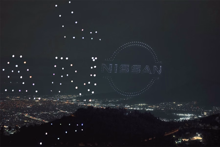 El show de drones con que Nissan inició una nueva etapa